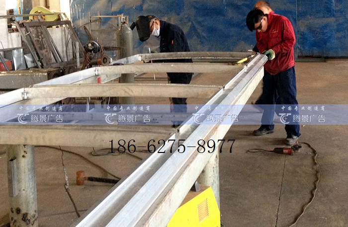 南京第一批型材候车亭生产中(图2)